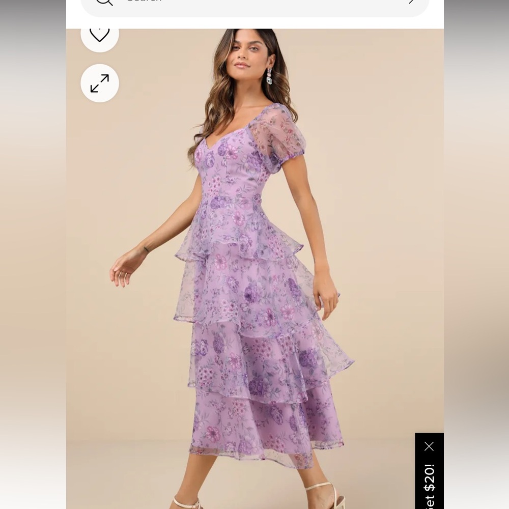 Lulu’s lilac floral tiered midi dress. Size small, never worn with tags